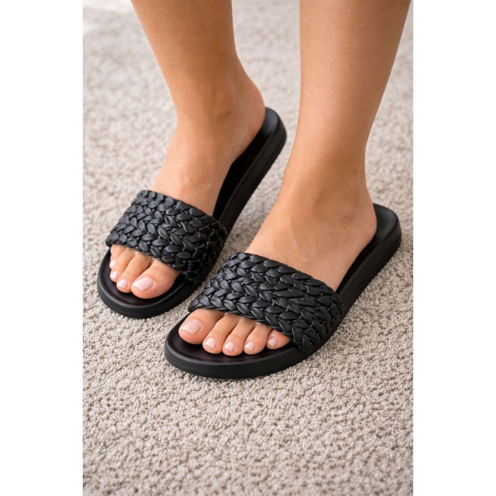 Universal Thread Black Woven Slide Sandals Size 7.5 Faux Leather NWT Comfort